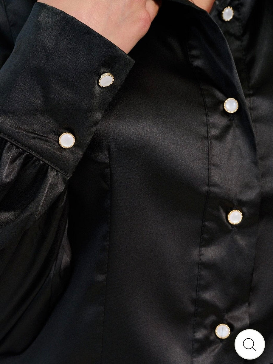 WOMEN'S LONG SLEEVE BUTTON CLOSURE SILK BLOUSE